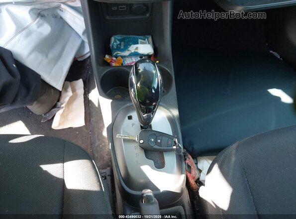 KL8CD6SA8NC036401 2022 CHEVROLET SPARK Blue Вид панелі приладів