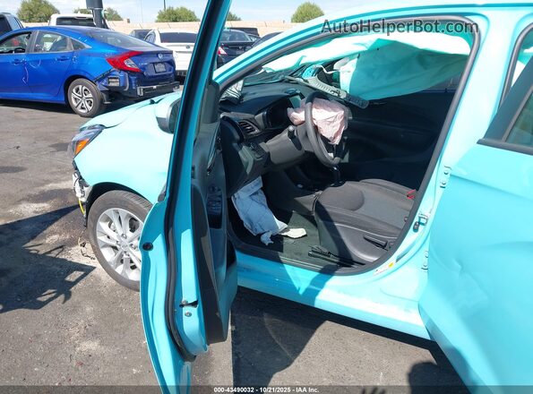 KL8CD6SA8NC036401 2022 CHEVROLET SPARK Blue Вид салону спереду