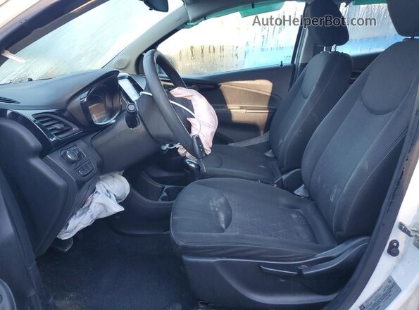 KL8CD6SA9LC438960 2020 CHEVROLET SPARK Белый Вид салона спереди