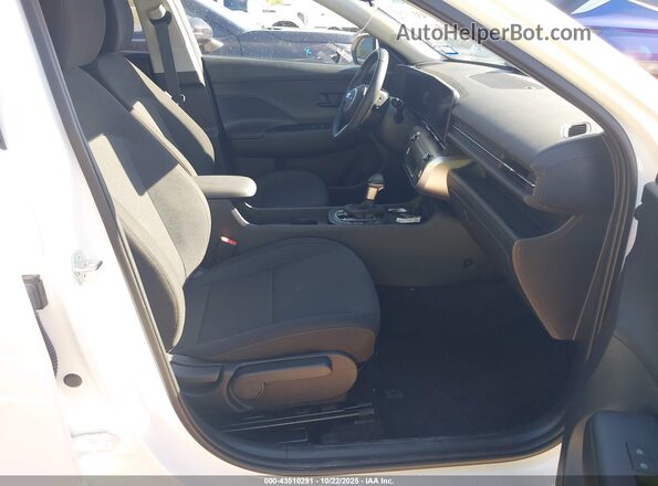 KM8HB3AB5SU329556 2025 HYUNDAI KONA White 