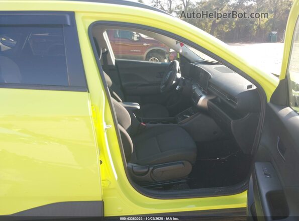 KM8HC3AB8RU050562 2024 HYUNDAI KONA Зеленый Вид салона спереди