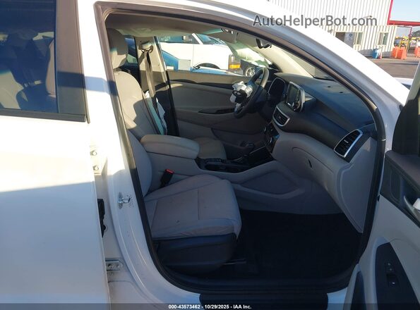 KM8J33A40LU253181 2020 HYUNDAI TUCSON White Front interior view