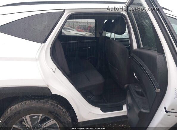 KM8JBCA13NU022996 2022 HYUNDAI TUCSON HYBRID White Widok naklejki z numerem VIN