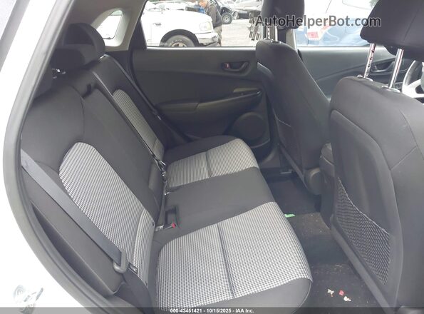 KM8K2CAA4LU586996 2020 HYUNDAI KONA White VIN կոդի պիտակի տեսք