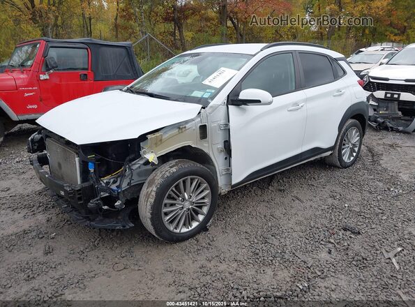 KM8K2CAA4LU586996 2020 HYUNDAI KONA White Առջևի ձախ երեք քառորդ տեսարան