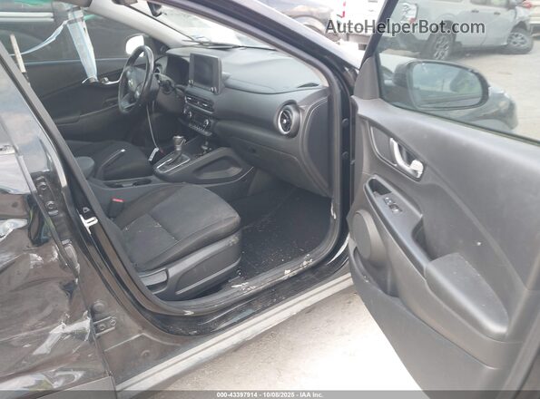 KM8K32AB4NU926943 2022 HYUNDAI KONA Черный Вид салона спереди