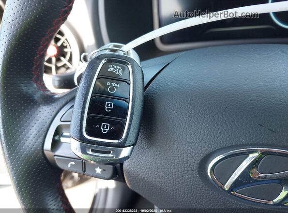 KM8K3CA37NU831081 2022 HYUNDAI KONA Черный Вид панели приборов