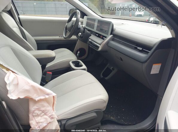 KM8KNDAF3PU139641 2023 HYUNDAI IONIQ 5 Black Вид салону спереду