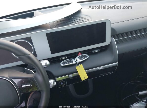 KM8KRDAF7PU130686 2023 HYUNDAI IONIQ 5 Blue Dashboard view