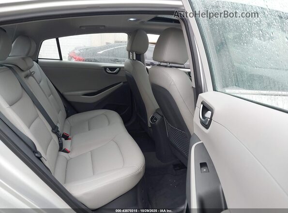 KMHC05LC4HU020638 2017 HYUNDAI IONIQ HYBRID Silver 