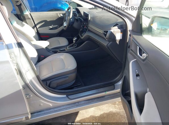 KMHC05LC5NU273365 2022 HYUNDAI IONIQ HYBRID Silver Vista interior delantera