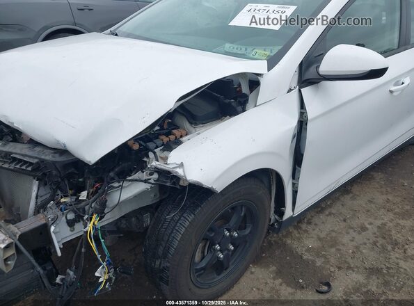 KMHC65LC3HU030611 2017 HYUNDAI IONIQ HYBRID White Вид спереду