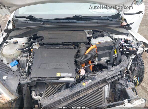 KMHC65LC3HU030611 2017 HYUNDAI IONIQ HYBRID White Вид ззаду