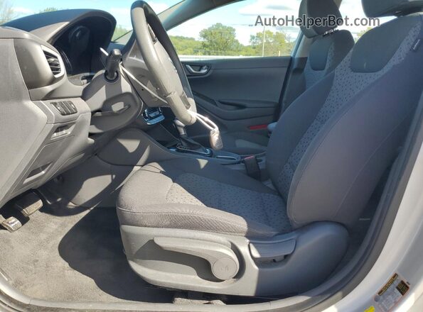 KMHC65LC4JU075708 2018 HYUNDAI IONIQ Gray წინა სალონის ხედი