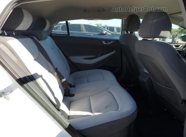 KMHC65LC4MU246560 2021 HYUNDAI IONIQ White 