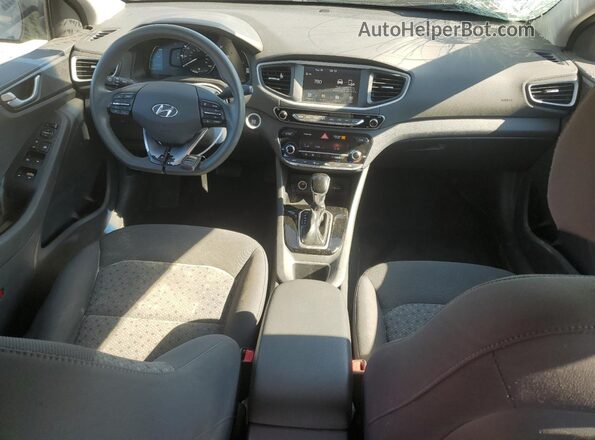 KMHC65LC8JU075324 2018 HYUNDAI IONIQ Серый Вид панели приборов
