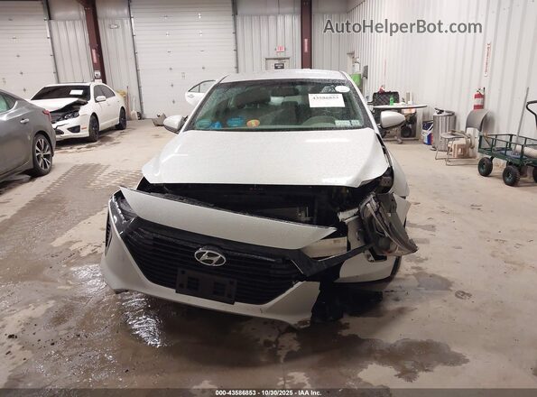 KMHC65LCXHU057496 2017 HYUNDAI IONIQ HYBRID Silver Вид задньої частини салону