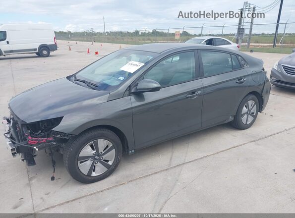 KMHC65LCXNU281315 2022 HYUNDAI IONIQ HYBRID Gray წინა მარცხენა ხედი სამი მეოთხედიდან