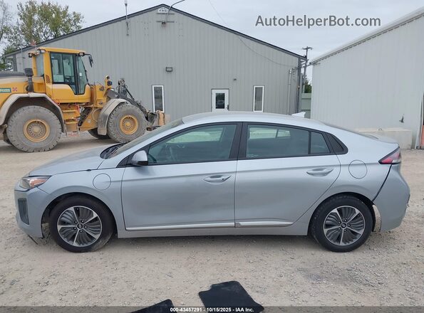 KMHC65LD2NU272519 2022 HYUNDAI IONIQ PLUG-IN HYBRID Silver 