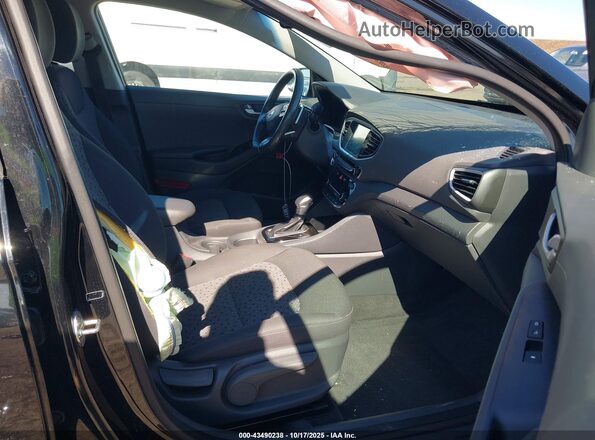 KMHC65LD3KU111463 2019 HYUNDAI IONIQ PLUG-IN HYBRID Black Вид салону спереду