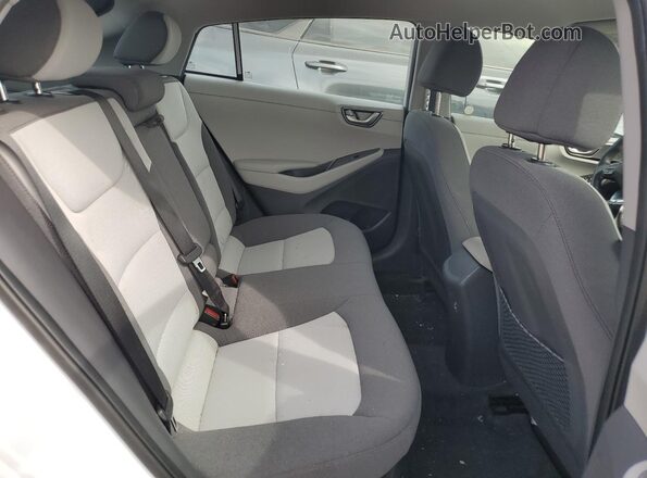 KMHC75LC0LU213910 2020 HYUNDAI IONIQ White Vista de los asientos traseros