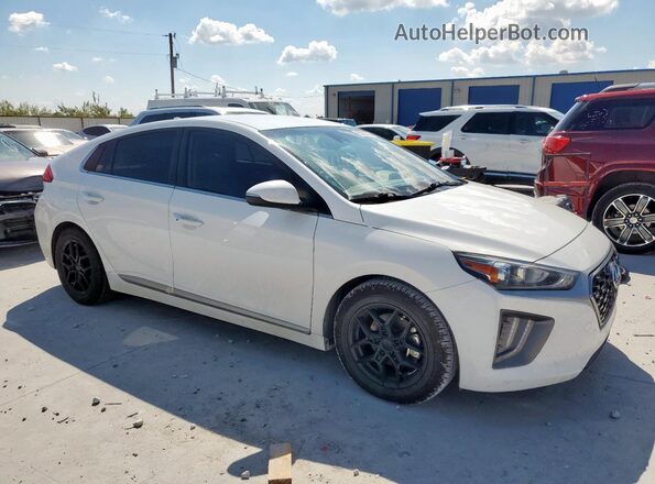 KMHC75LC6MU260800 2021 HYUNDAI IONIQ Белый Передняя правая четверть