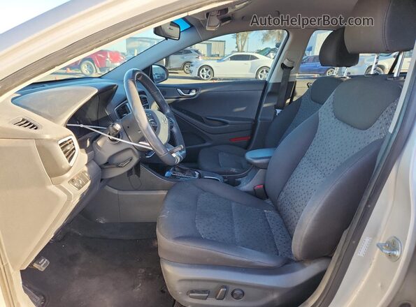 KMHC75LCXHU024754 2017 HYUNDAI IONIQ Silver Vista interior delantera