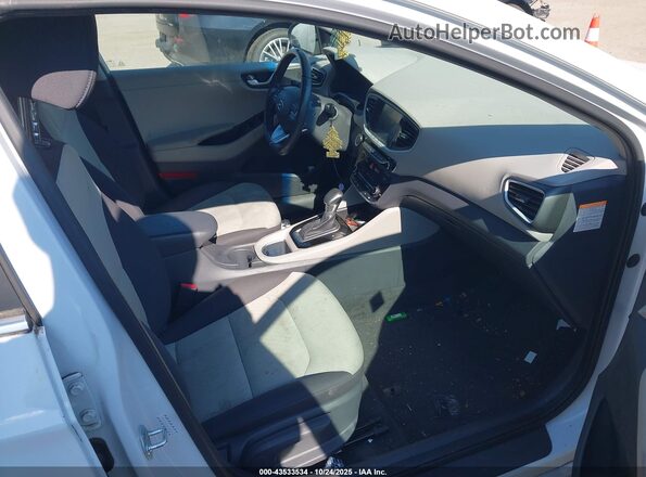 KMHC75LCXHU040016 2017 HYUNDAI IONIQ HYBRID White წინა სალონის ხედი