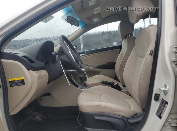 KMHCT4AE4HU262111 2017 HYUNDAI ACCENT Кремовый Вид салона спереди