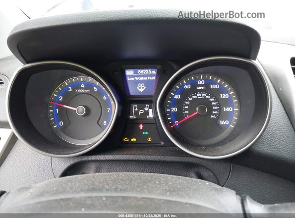 KMHD35LH3HU379972 2017 HYUNDAI ELANTRA GT Красный Вид задних сидений