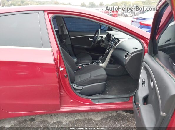 KMHD35LH3HU379972 2017 HYUNDAI ELANTRA GT Красный Вид салона спереди