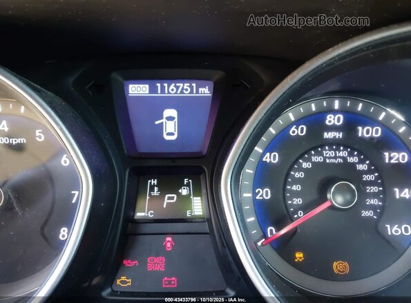 KMHD35LH5GU251375 2016 HYUNDAI ELANTRA GT Red Widok tylnych siedzeń