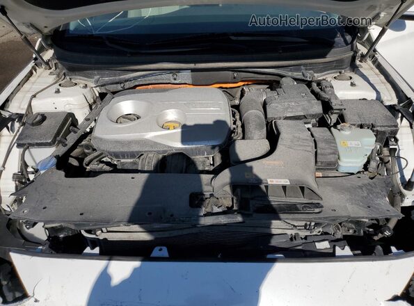 KMHE24L33KA091688 2019 HYUNDAI SONATA White Вид задньої частини салону