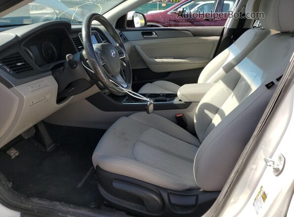 KMHE24L33KA091688 2019 HYUNDAI SONATA White Вид салону спереду