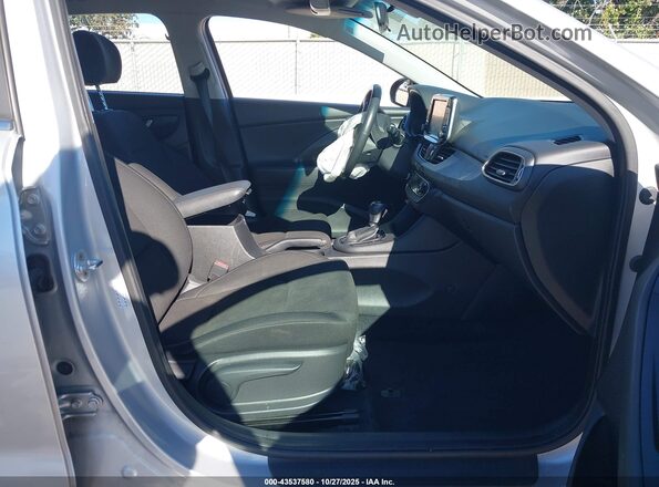 KMHH35LE4JU025407 2018 HYUNDAI ELANTRA GT Silver Սալոնի դիմացի տեսք