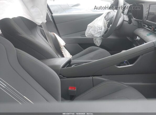 KMHLM4AJ2PU040336 2023 HYUNDAI ELANTRA HYBRID Black Вид салону спереду