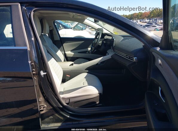 KMHLN4AJ2PU063547 2023 HYUNDAI ELANTRA HYBRID Black Вид салону спереду