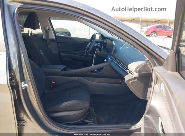 KMHLS4DG4SU912319 2025 HYUNDAI ELANTRA Gray Front interior view