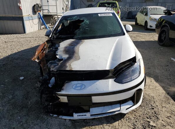 KMHM14AB1RA076870 2024 HYUNDAI IONIQ White წინა ხედი