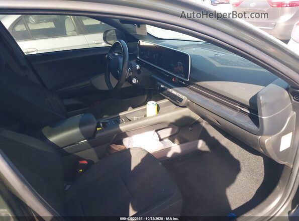 KMHM24AC5RA061570 2024 HYUNDAI IONIQ 6 Black წინა სალონის ხედი