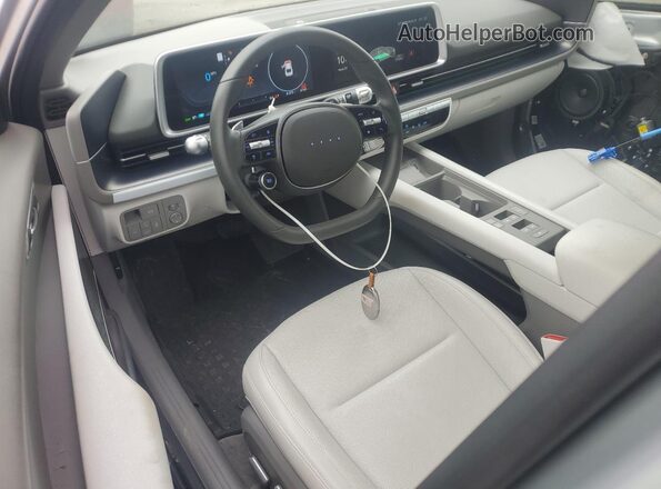 KMHM34AA4SA098370 2025 HYUNDAI IONIQ Silver წინა პანელის ხედი