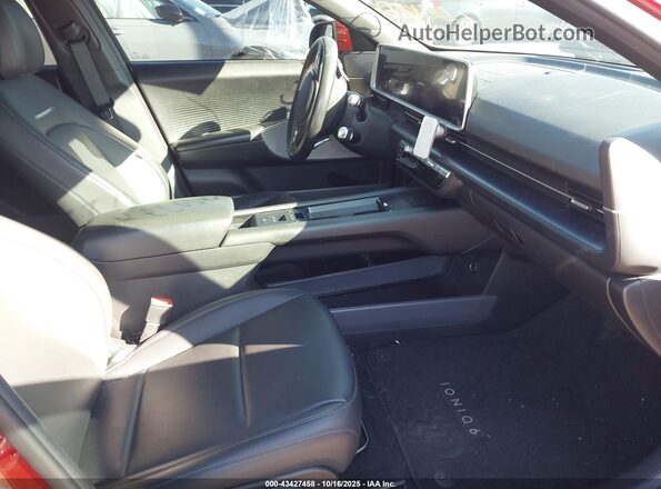 KMHM34AA5PA047323 2023 HYUNDAI IONIQ 6 Темно-бордовый Вид салона спереди