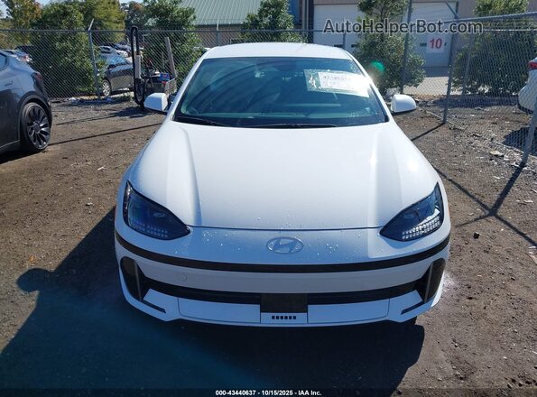 KMHM34AAXPA049245 2023 HYUNDAI IONIQ 6 Белый Вид задней части салона