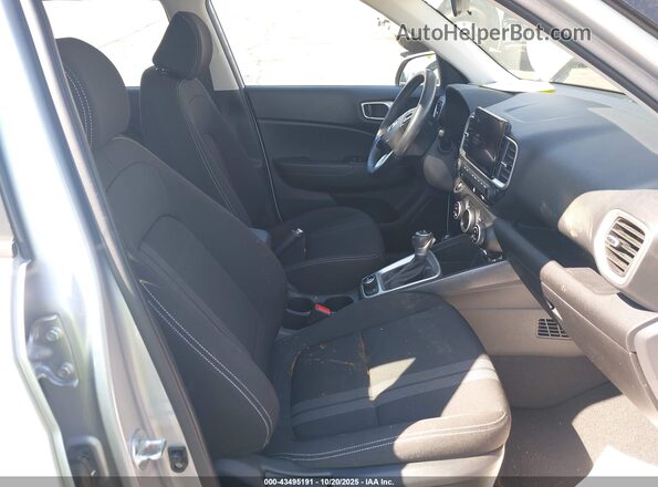 KMHRC8A30MU118517 2021 HYUNDAI VENUE Silver Vista interior delantera