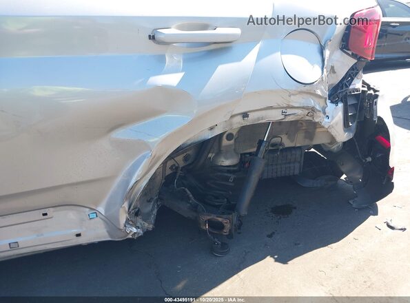 KMHRC8A30MU118517 2021 HYUNDAI VENUE Silver Vista frontal