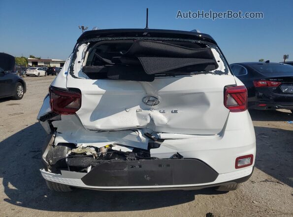 KMHRC8A30RU317476 2024 HYUNDAI VENUE Белый Вид сзади