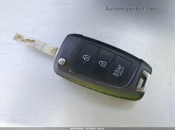 KMHRC8A31LU045298 2020 HYUNDAI VENUE Зеленый Вид панели приборов