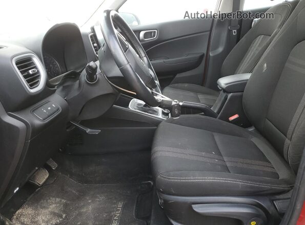 KMHRC8A31MU065942 2021 HYUNDAI VENUE Red Widok wnętrza z przodu