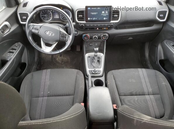 KMHRC8A31MU065942 2021 HYUNDAI VENUE Red Widok deski rozdzielczej