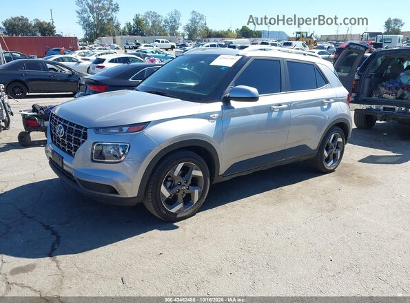KMHRC8A31PU266325 2023 HYUNDAI VENUE Silver წინა მარცხენა ხედი სამი მეოთხედიდან